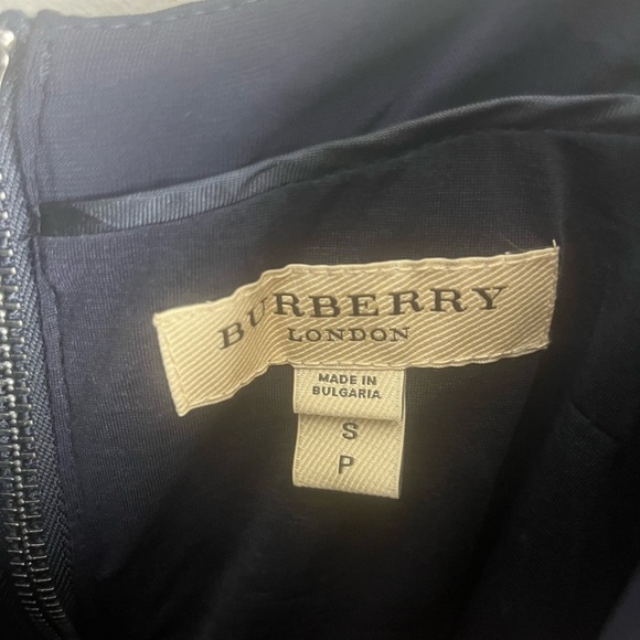 Burberry Navy ruched sleeveless blouse size small - Picture 2 of 7